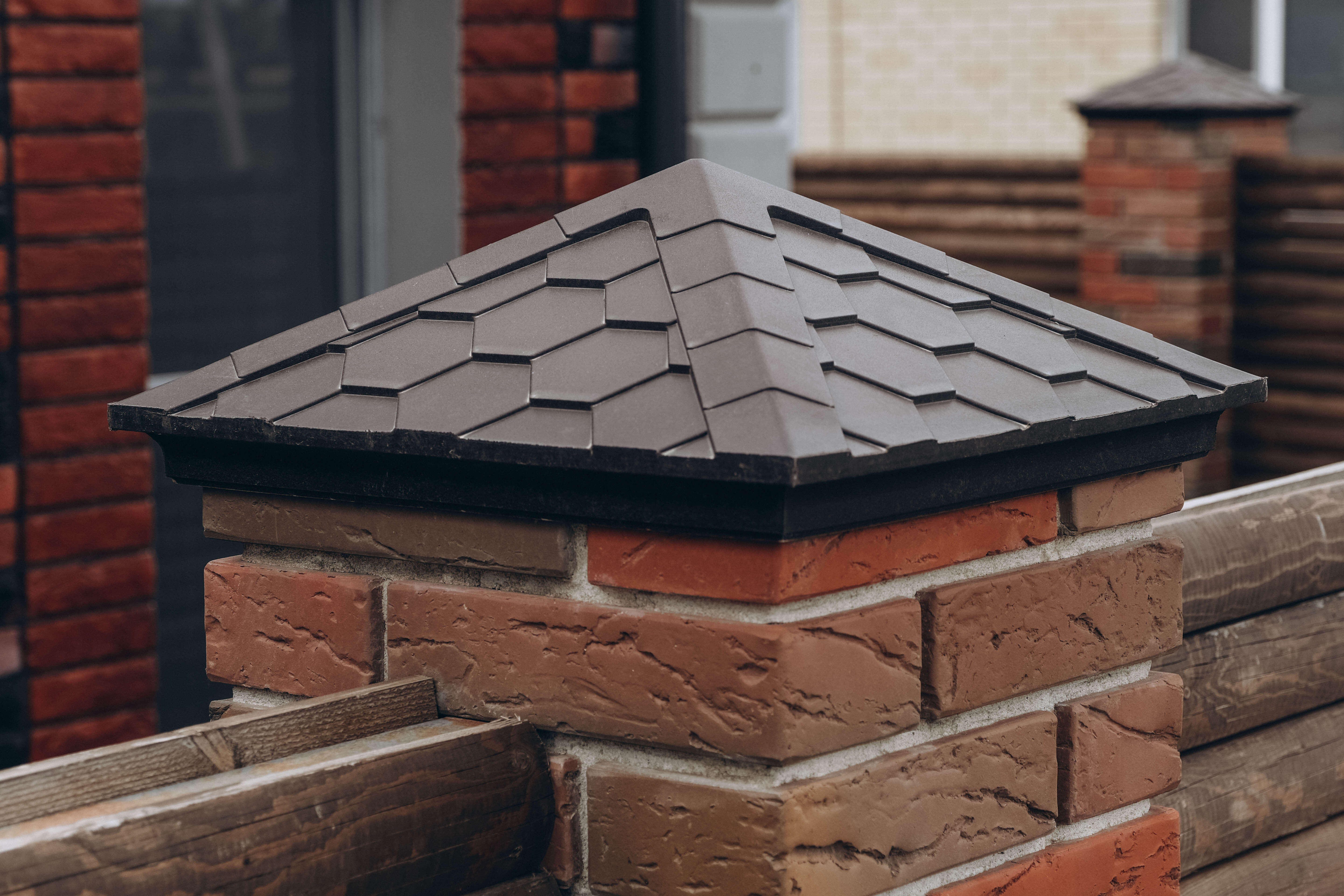 Колпак Zking Эверест Коричневый на столб 1.5х1.5 кирпича (390х390мм) в Нефтеюганске фото